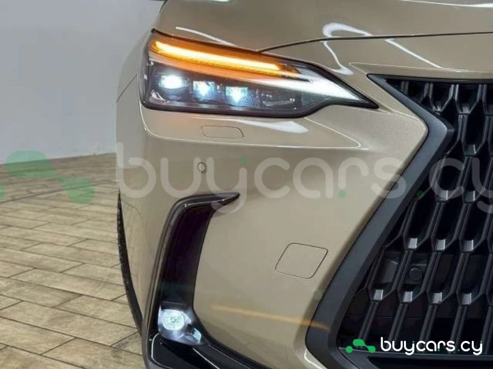 Lexus NX Бежевый