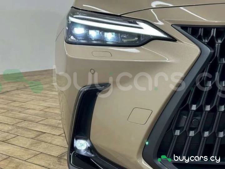 Lexus NX Бежевый