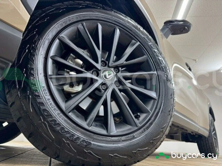 Lexus NX Бежевый