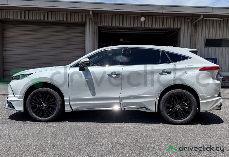 Toyota Harrier Белый