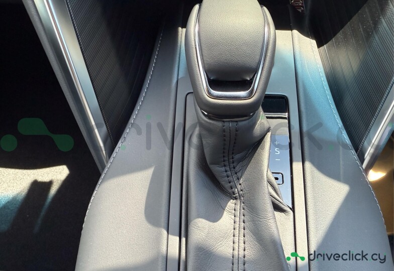 Toyota Harrier Белый