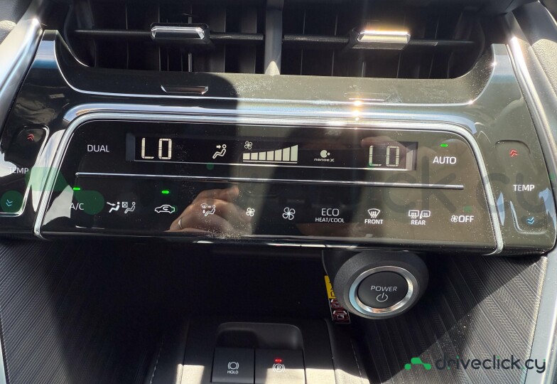 Toyota Harrier Белый