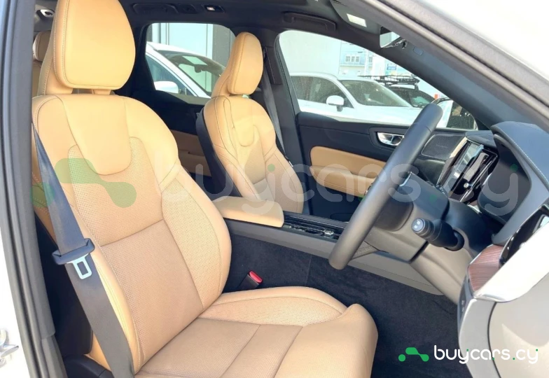 Volvo XC60 Белый