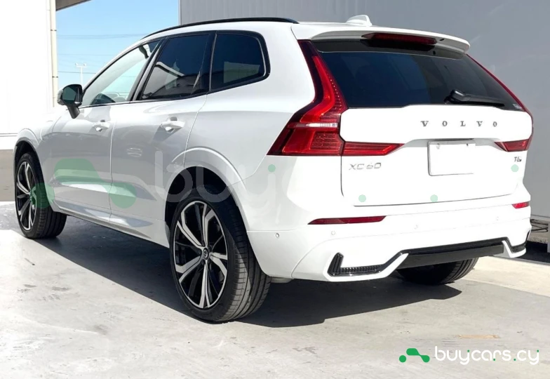 Volvo XC60 Белый