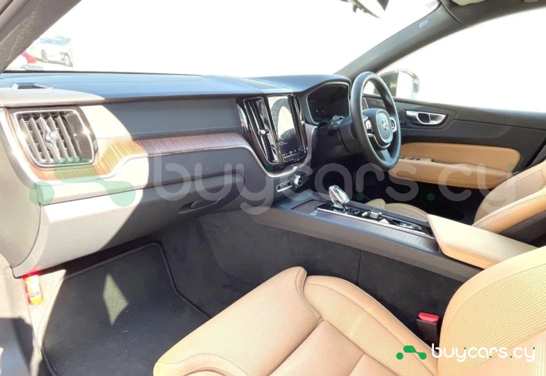 Volvo XC60 Белый