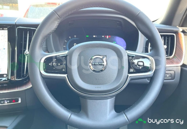 Volvo XC60 Белый