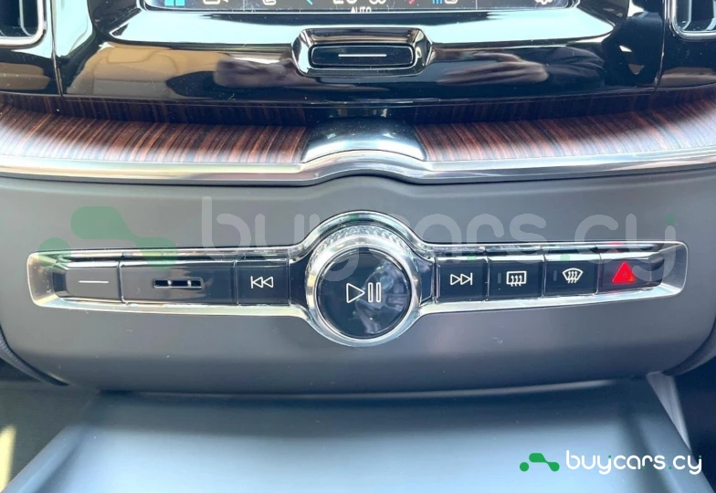 Volvo XC60 Белый