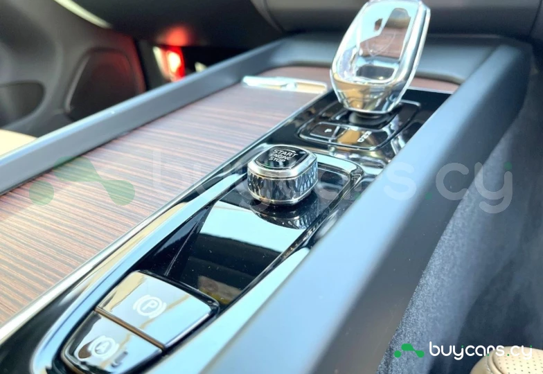 Volvo XC60 Белый