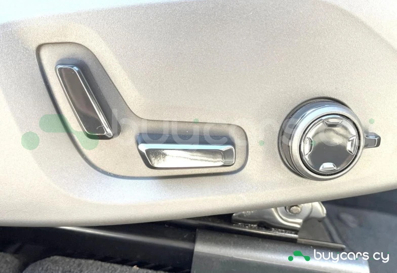 Volvo XC60 Белый