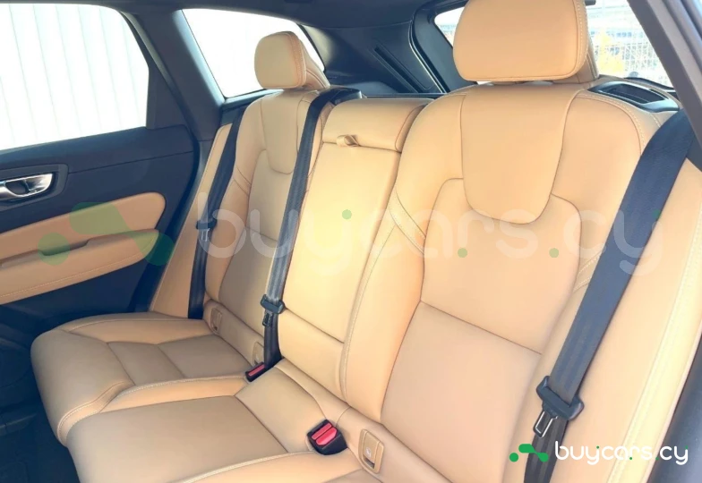 Volvo XC60 Белый