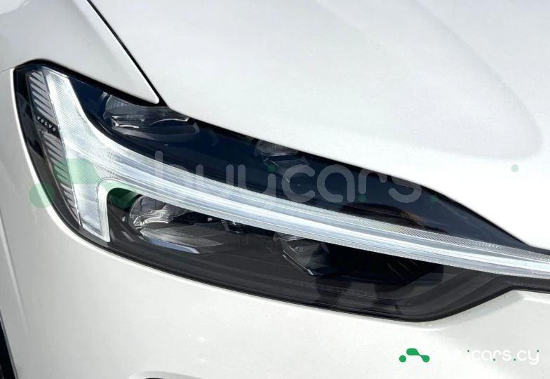 Volvo XC60 Белый