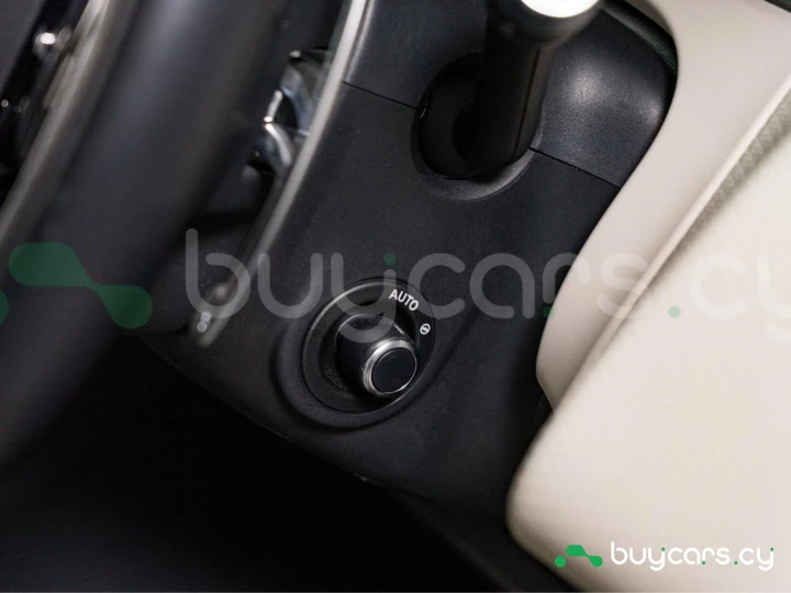 Land Rover Range Rover Velar Серый