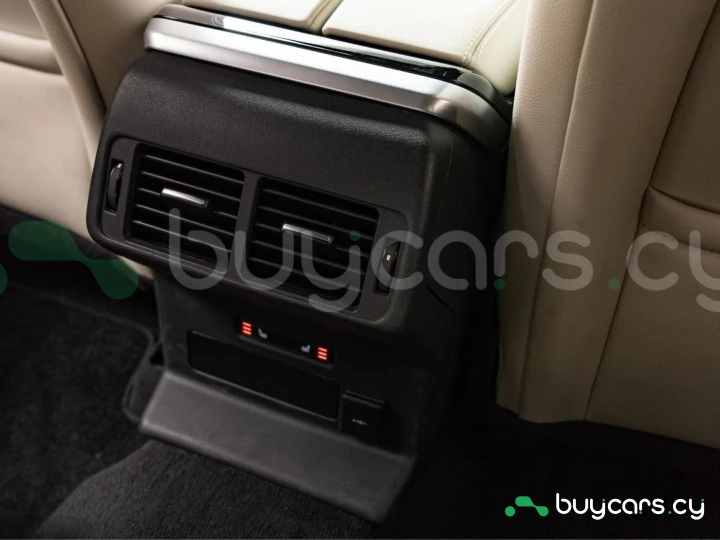 Land Rover Range Rover Velar Серый