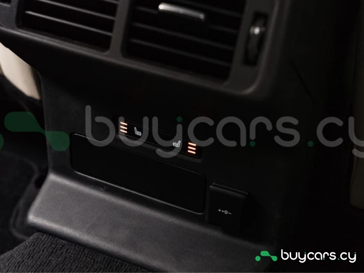 Land Rover Range Rover Velar Серый