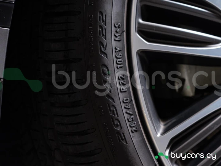 Land Rover Range Rover Velar Серый