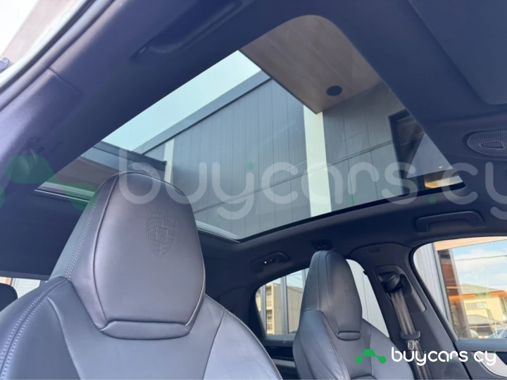 Porsche Cayenne Белый