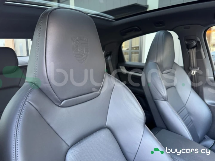 Porsche Cayenne Белый