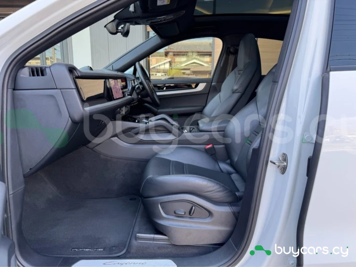 Porsche Cayenne Белый