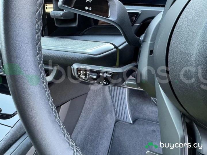 Porsche Cayenne Белый