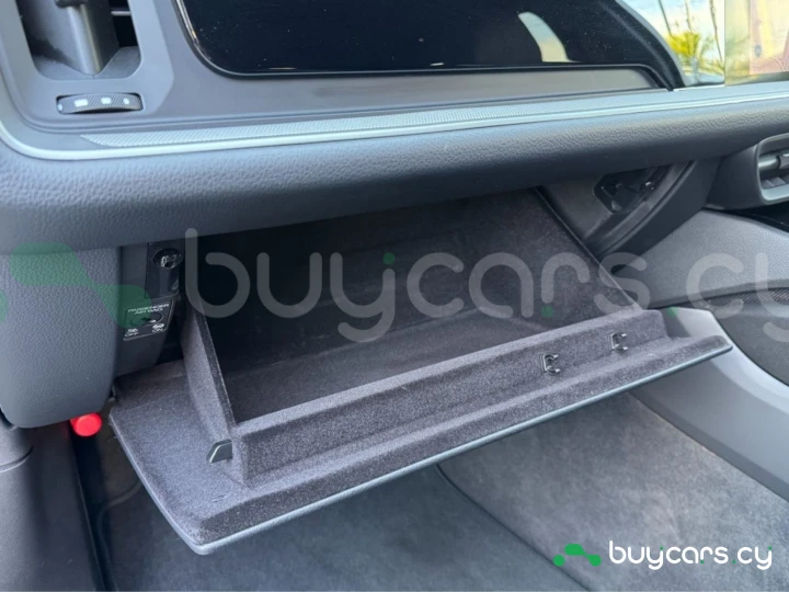 Porsche Cayenne Белый