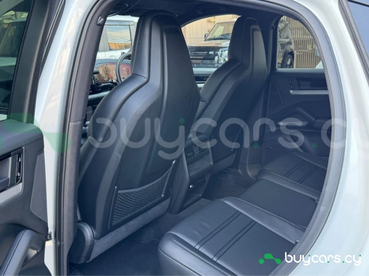Porsche Cayenne Белый