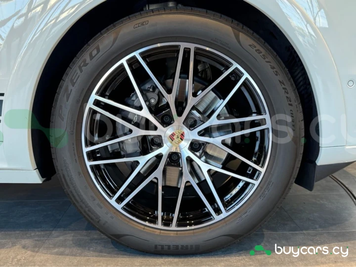 Porsche Cayenne Белый