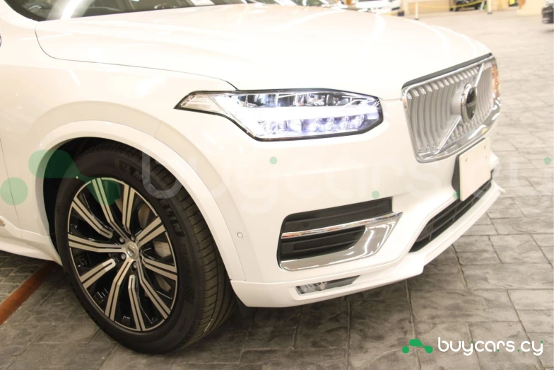 Volvo XC90 Белый