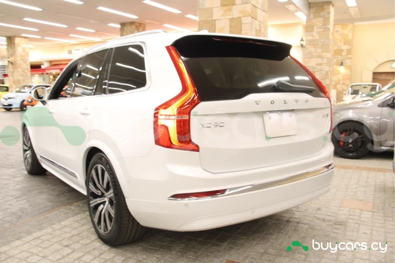 Volvo XC90 Белый