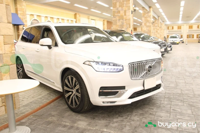 Volvo XC90 Белый