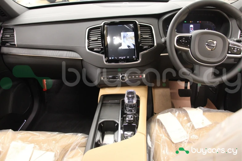 Volvo XC90 Белый