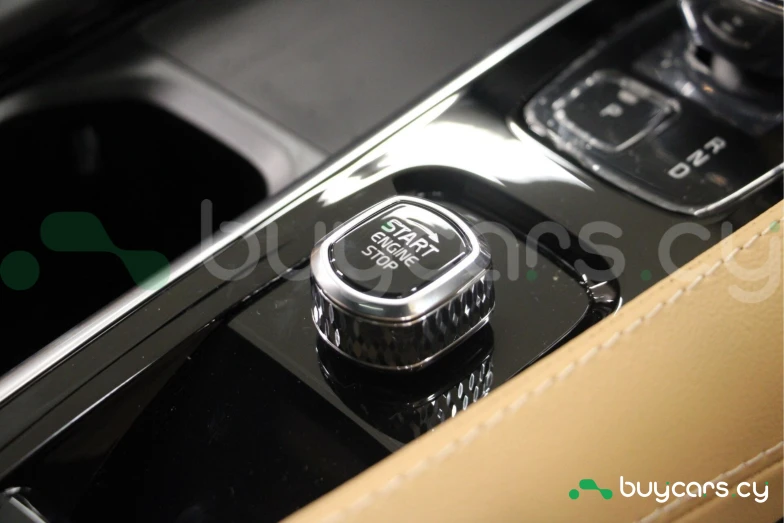 Volvo XC90 Белый