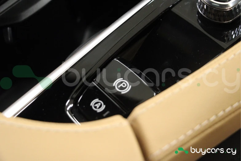 Volvo XC90 Белый