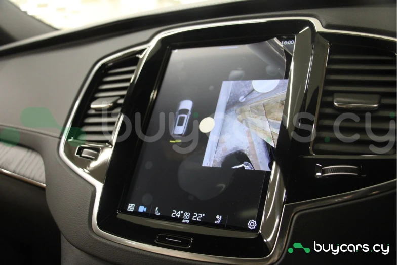 Volvo XC90 Белый