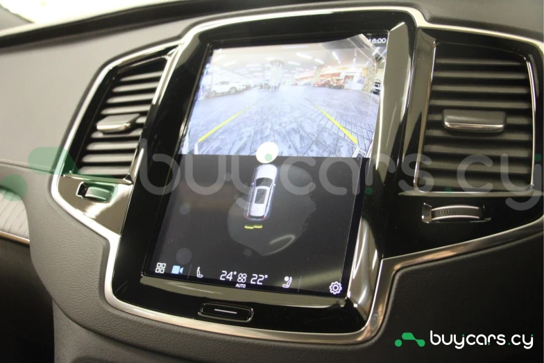 Volvo XC90 Белый