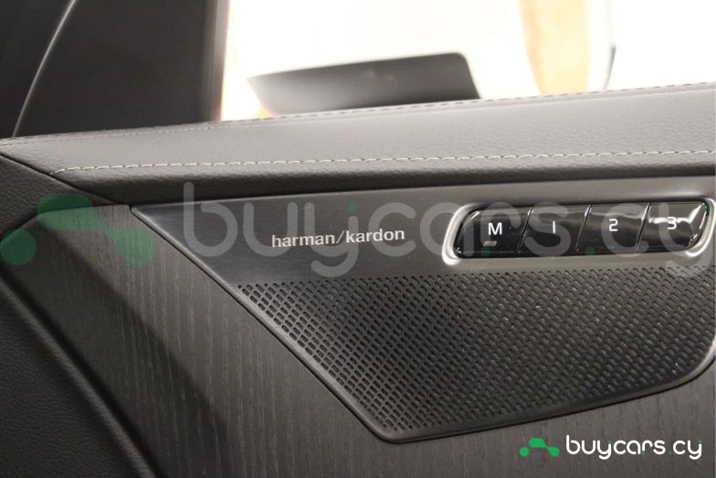 Volvo XC90 Белый