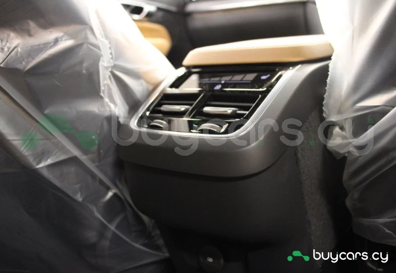 Volvo XC90 Белый