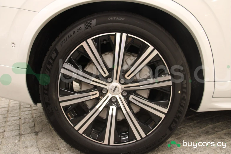 Volvo XC90 Белый