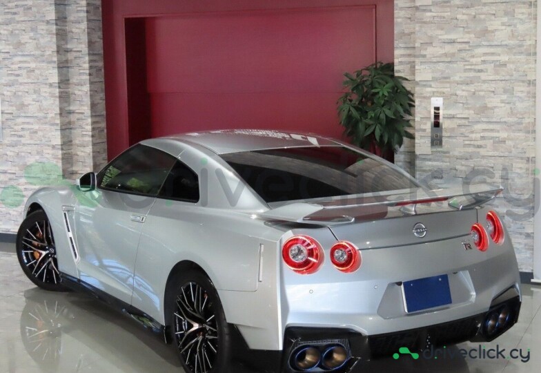 Nissan GT-R Grey