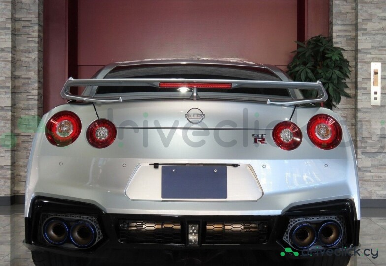 Nissan GT-R Grey