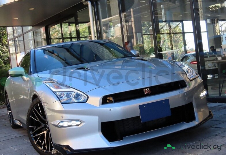 Nissan GT-R Grey