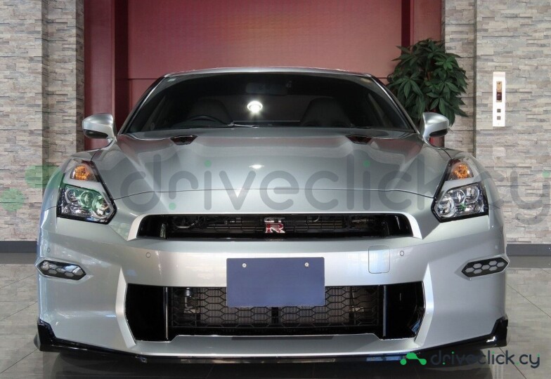 Nissan GT-R Grey