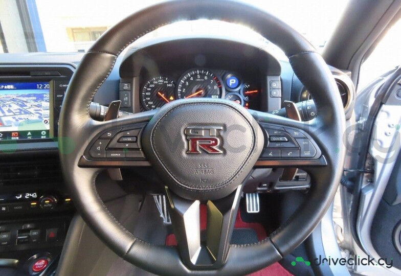 Nissan GT-R Grey