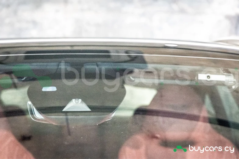 Aston Martin DBX Белый