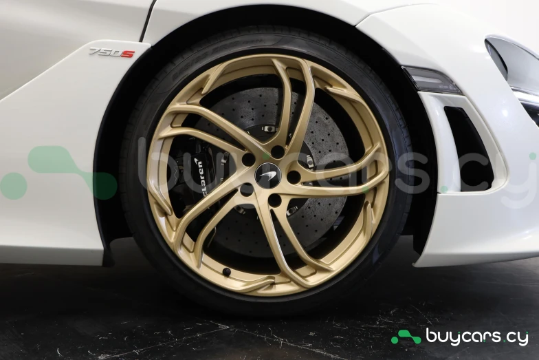 McLaren 750S White