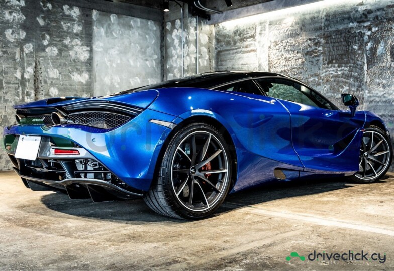 McLaren 720S Blue