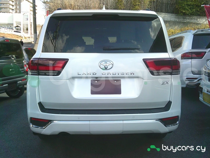 Toyota Land Cruiser Белый
