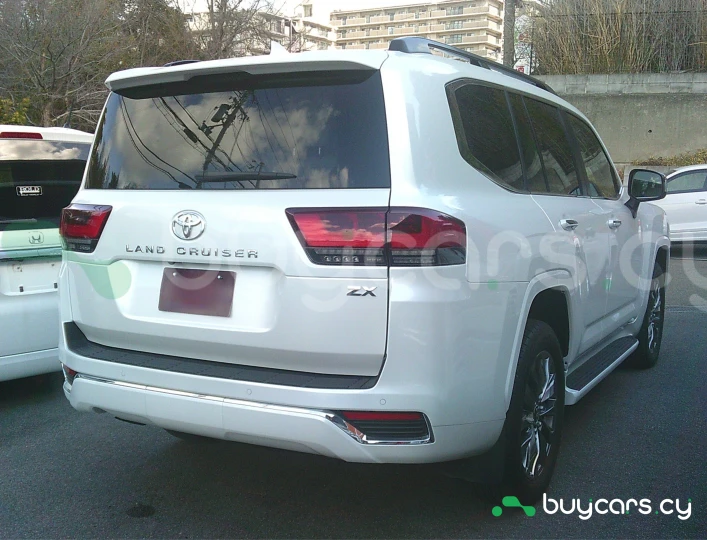 Toyota Land Cruiser Белый