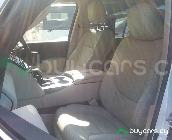 Toyota Land Cruiser Белый