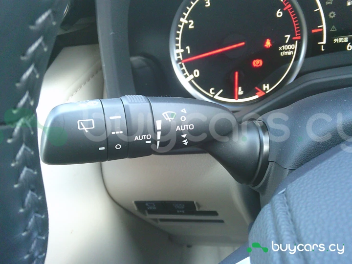 Toyota Land Cruiser Белый