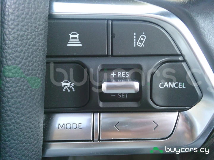 Toyota Land Cruiser Белый